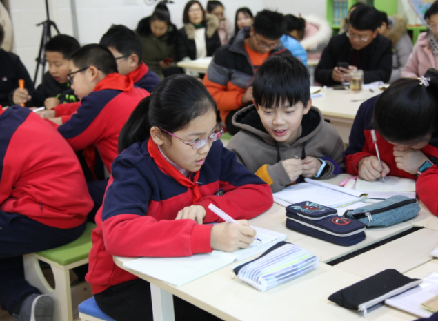 随机听取了语文数学等常态课具体教师教